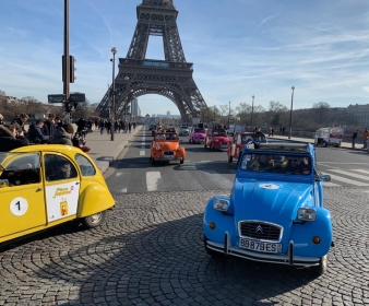 Pieces jaunes : a 2Cv parade for 30 years!