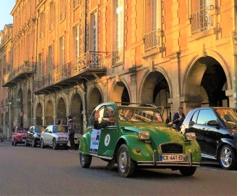 Private tour in an electric 2CV-1h30