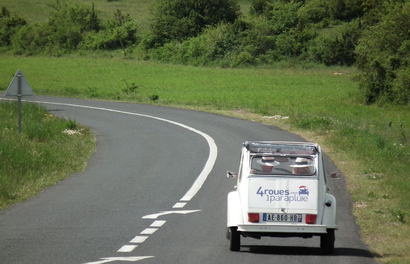 Rallye 2CV - Normandie - 4 roues sous 1 parapluie